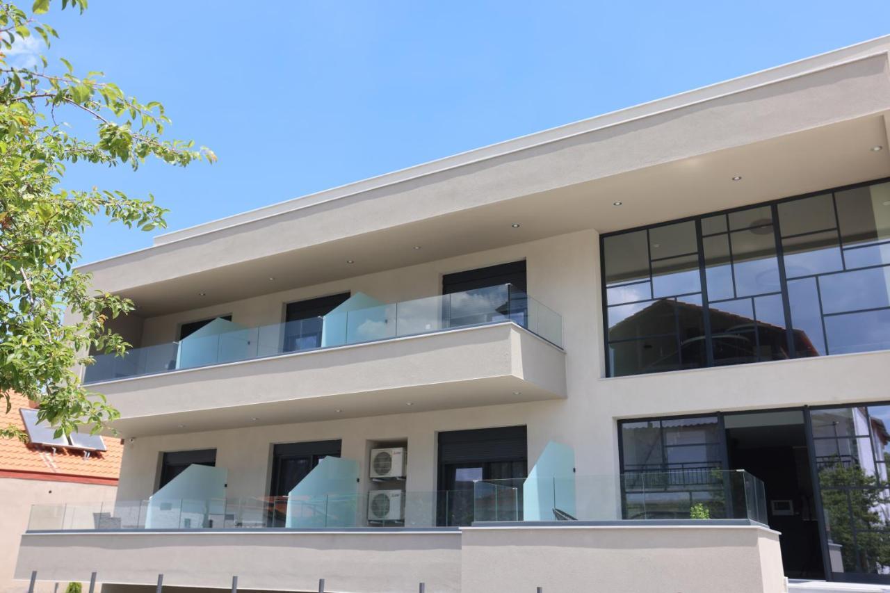 Cynthia Aparthotel Nea Vrasna Exterior photo